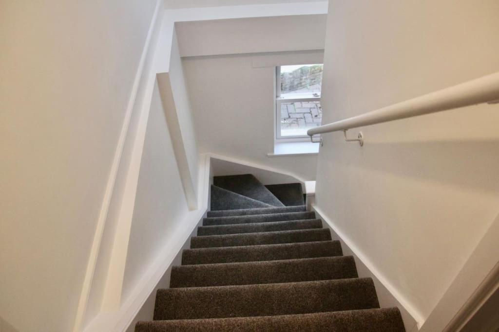 Vernon Place Town Centre, Vernon Cottage 3-Bed With Parking, 1A Vernon Court 2-Bed With Parking, 1B Studio No Parking, Off The High Street Next To Sandford Park Челтнъм Екстериор снимка